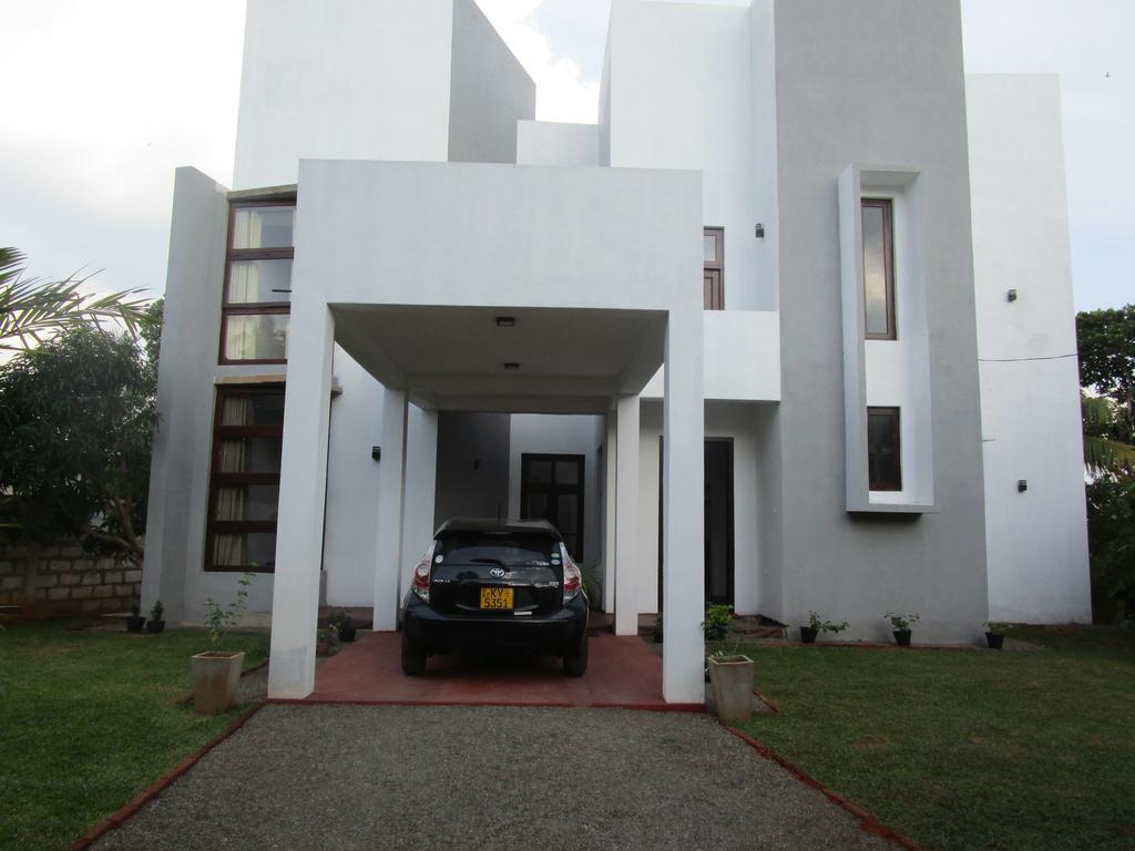Serene View Tourist Rest Otel Anuradhapura Dış mekan fotoğraf